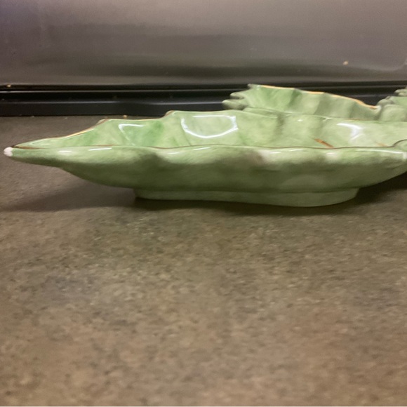 VINTAGE HOLLY & BERRY SNACK Relish candyDISH 3 COMPARTMENTS Gold Trim - Picture 2 of 7